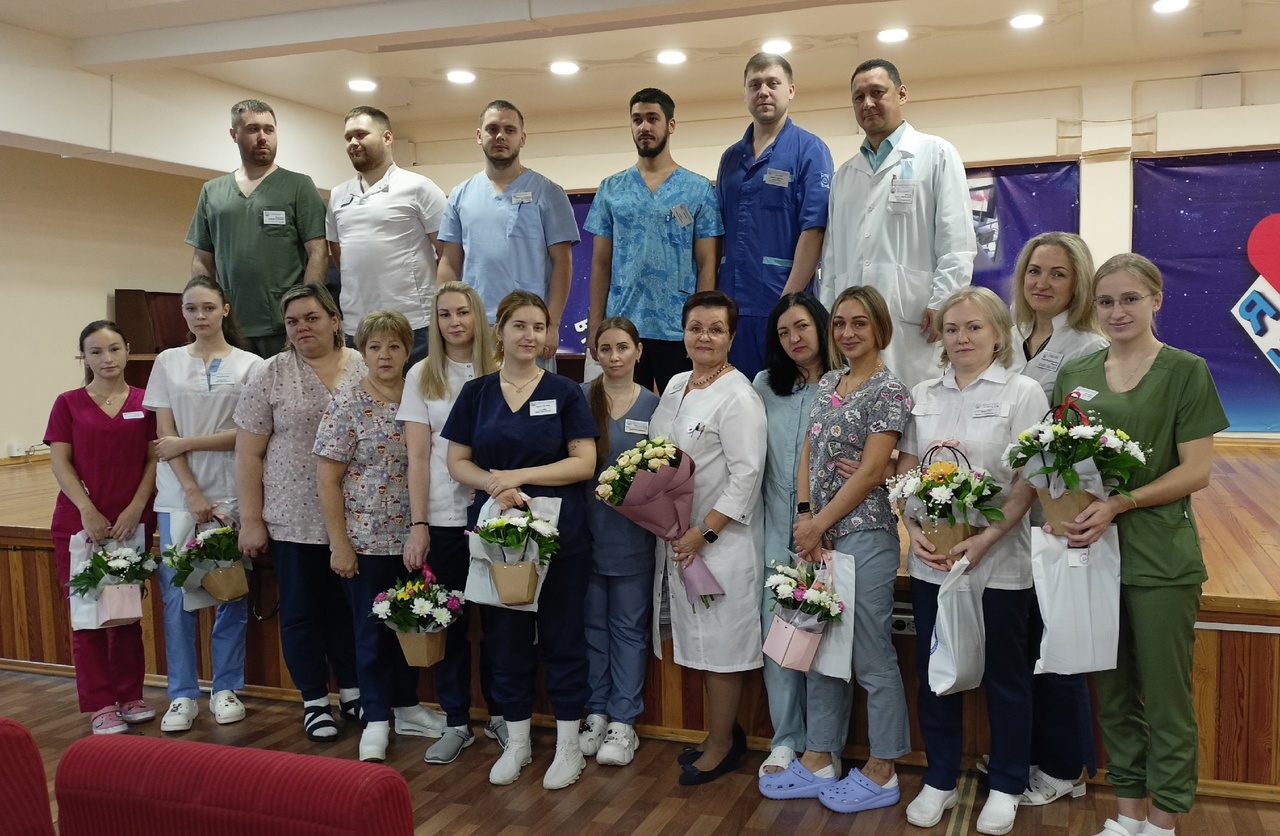 В КГБУЗ «КМКБ № 4» состоялось торжественное посвящение в профессию молодых специалистов