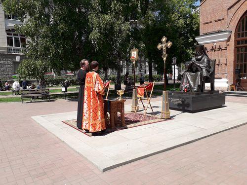 Состоялось возложение цветов к памятнику епископа Русской Православной Церкви св. Луки (Войно-Ясенецкий)