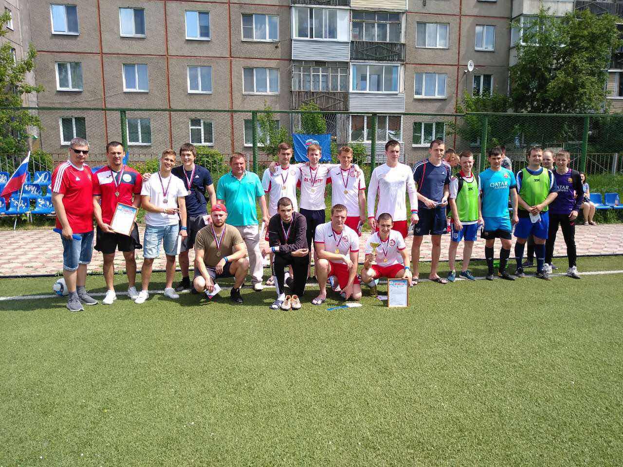 КГБУЗ «КМКБ №4» заняла II место в районном турнире по мини-футболу 