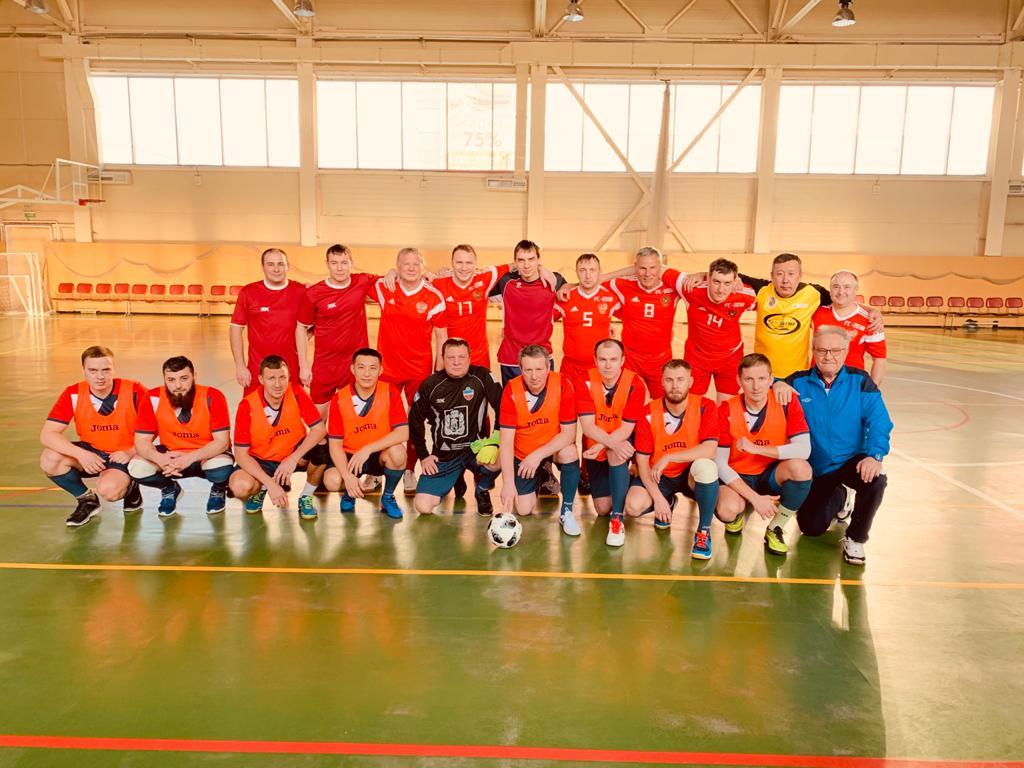 Минздрав Красноярского края и четвертая больница на Кутузова провели товарищеский матч по мини-футболу