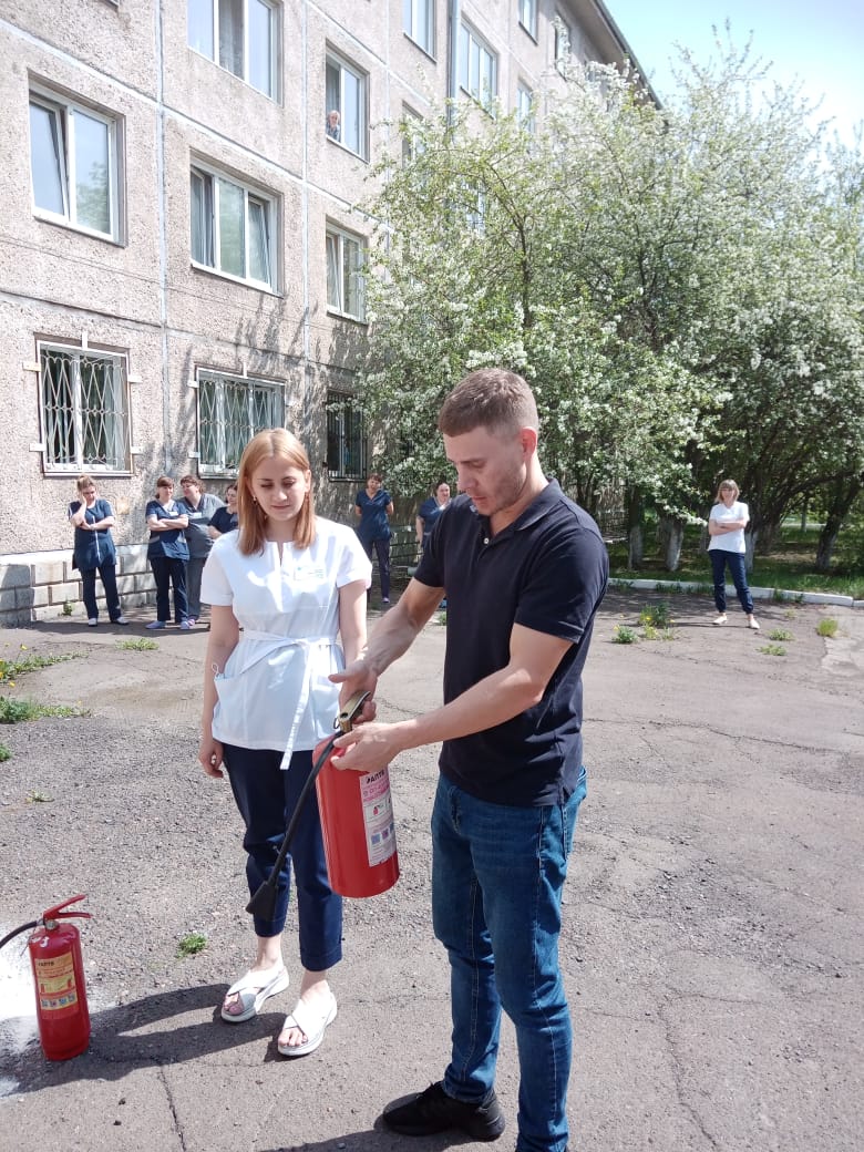 В КГБУЗ «КМКБ №4» прошло тренировочное пожарно-тактическое учение