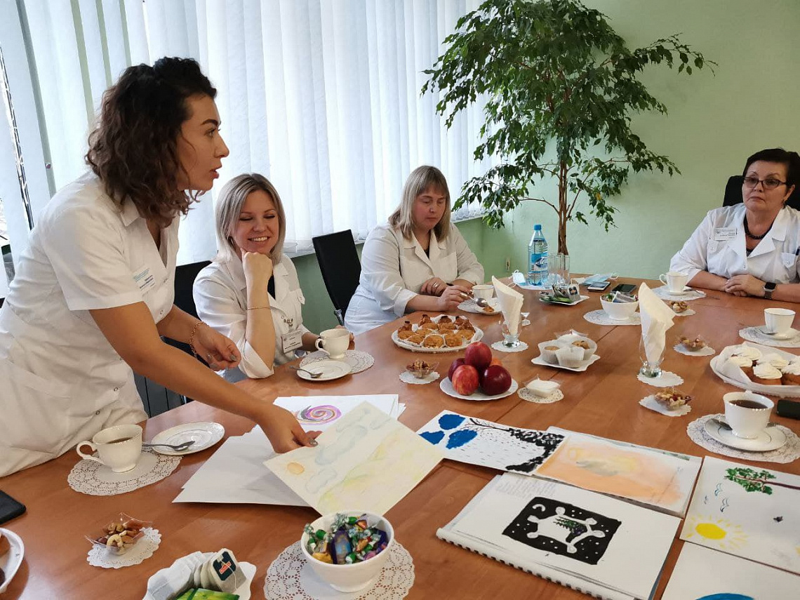 В больнице на Кутузова подвели итоги реализации арт-проекта «Все лучшее во благо женщин»