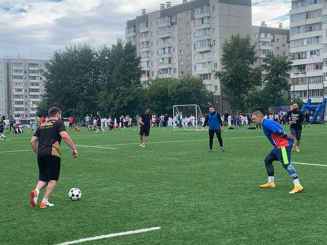 "Спорт в массы": сотрудники КГБУЗ "КМКБ № 4" отметили День физкультурника.