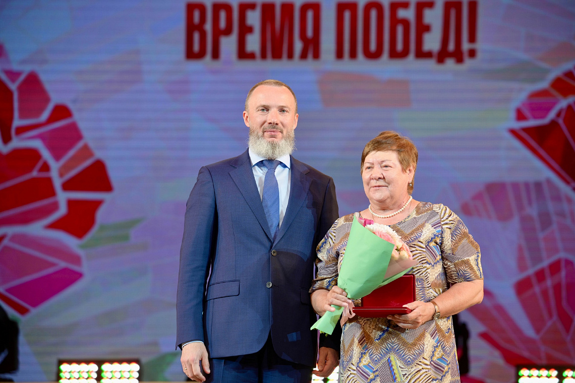 На концерте в честь Дня медицинского работника объявили о присвоении звания "Заслуженный работник здравоохранения Красноярского края" врачу Больницы на Кутузова